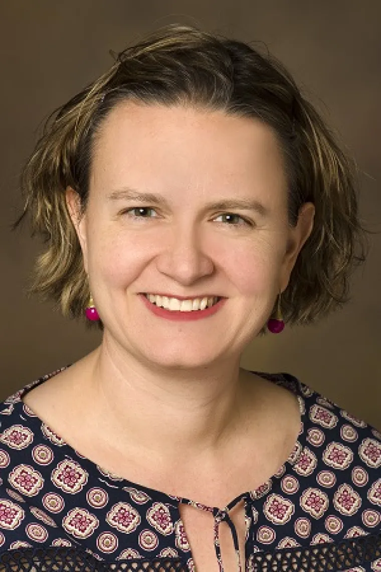 Jennifer McIntosh headshot